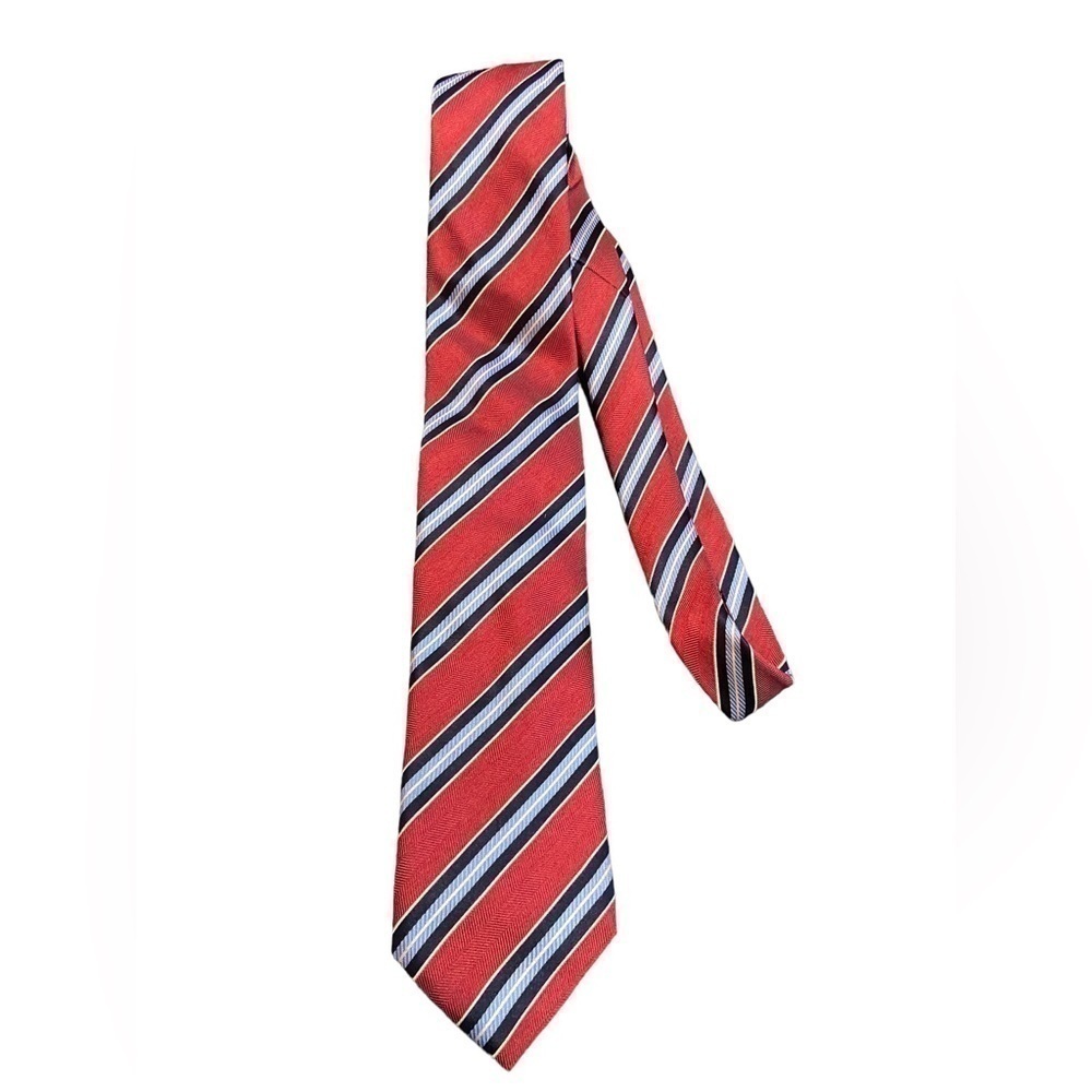 𝅺altea Red and striped tie
